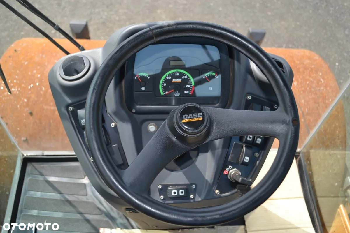 Case 1110EX-D - 18