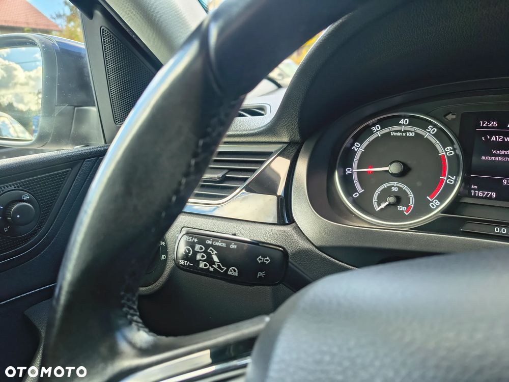 Skoda RAPID 1.0 TSI Style - 39