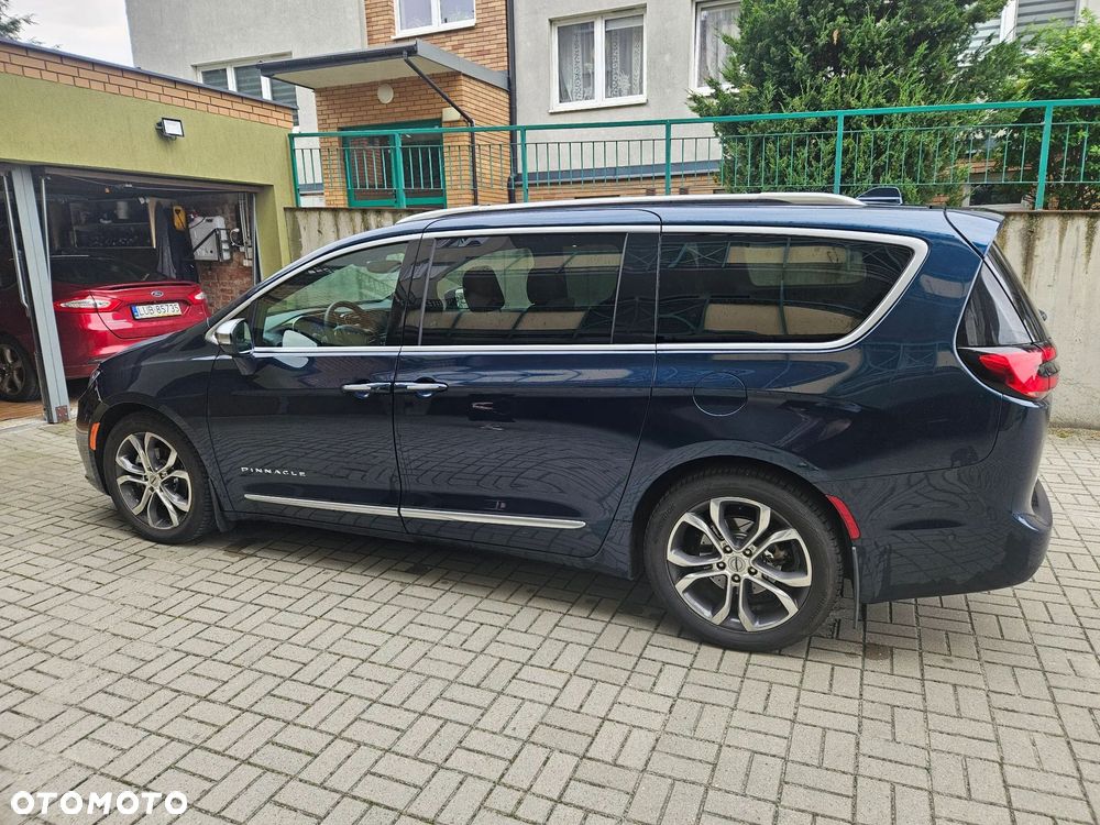 Chrysler Pacifica - 2