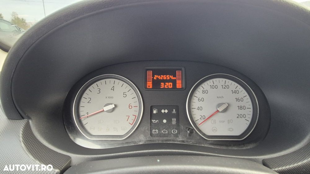 Dacia Sandero - 13
