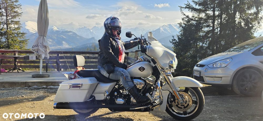 Harley-Davidson Touring Street Glide - 2