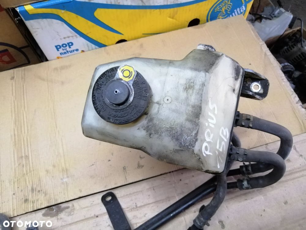 Toyota Prius II hybrid 1.5 16V pompa hamulcowa przewody zbiorniczek 47270-47010  132030-40120 - 21