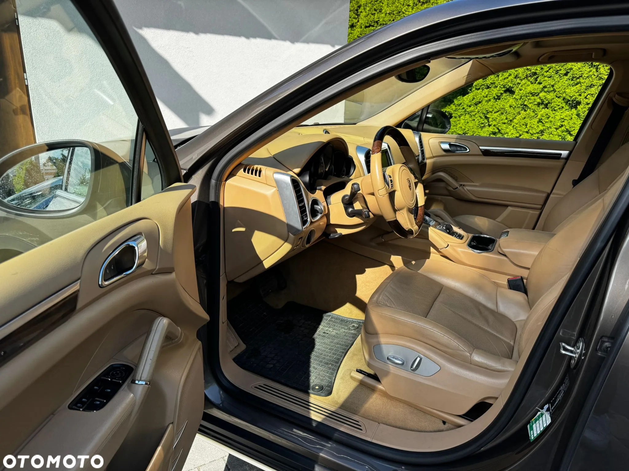 Porsche Cayenne - 14