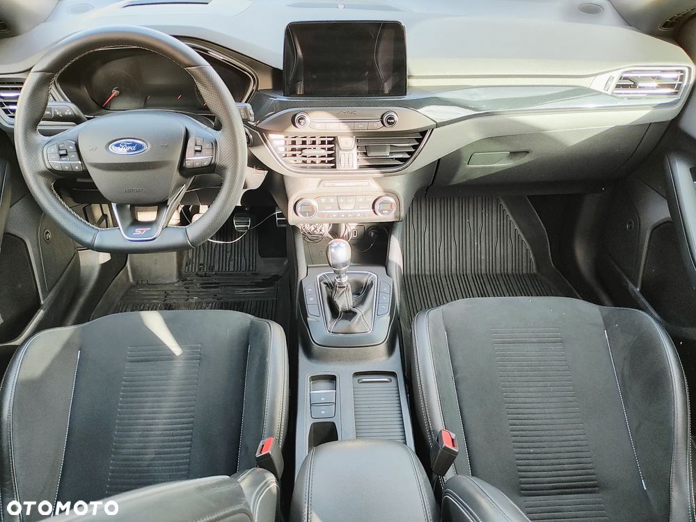 Ford Focus 2.3 EcoBoost ST-3 - 12
