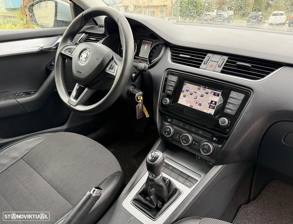 Skoda Octavia Break 1.6 TDi Sportline - 18