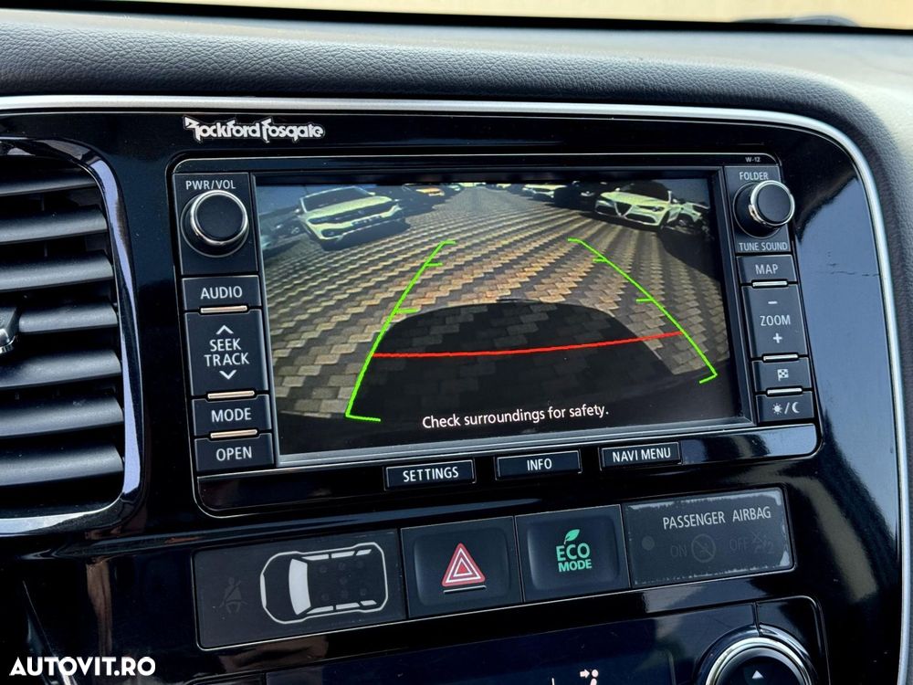 Mitsubishi Outlander - 11