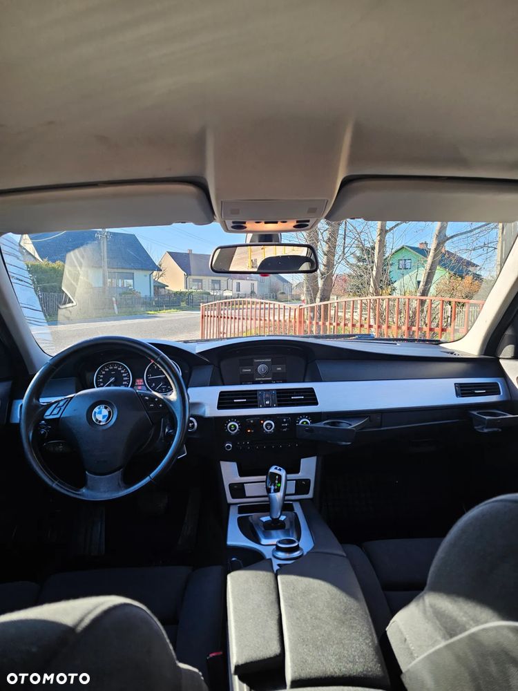 BMW Seria 5 520d Touring - 22