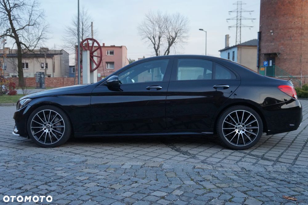 Mercedes-Benz Klasa C 300 7G-TRONIC AMG Line - 5