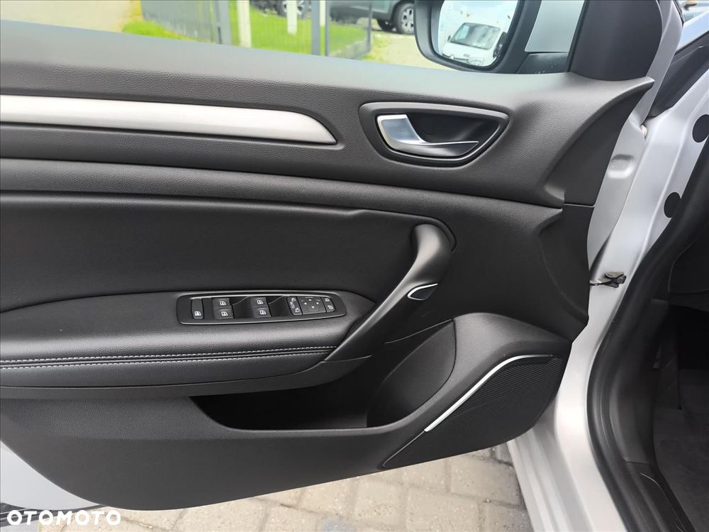 Renault Megane 1.5 Blue dCi Intens - 11