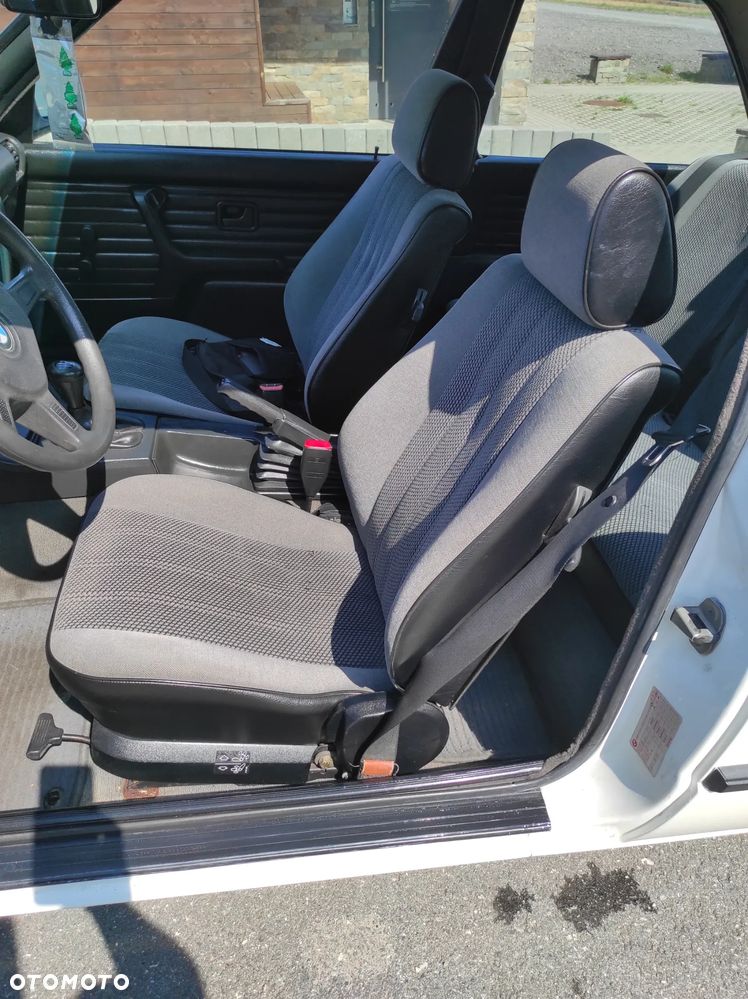 BMW Seria 3 318i - 16