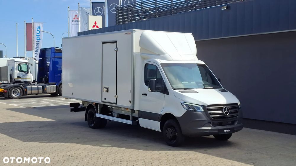 Mercedes-Benz Sprinter - 4