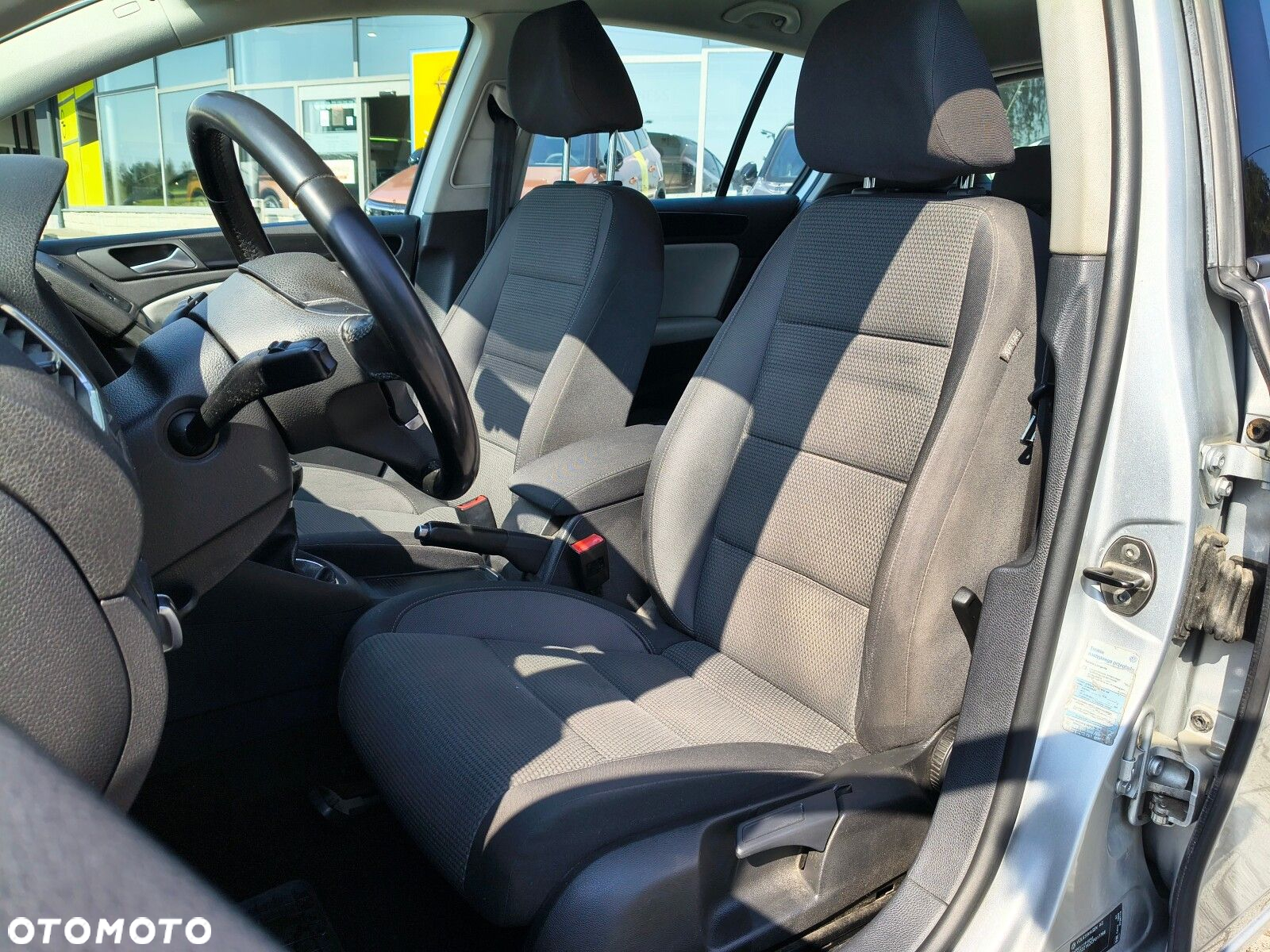 Volkswagen Golf - 11