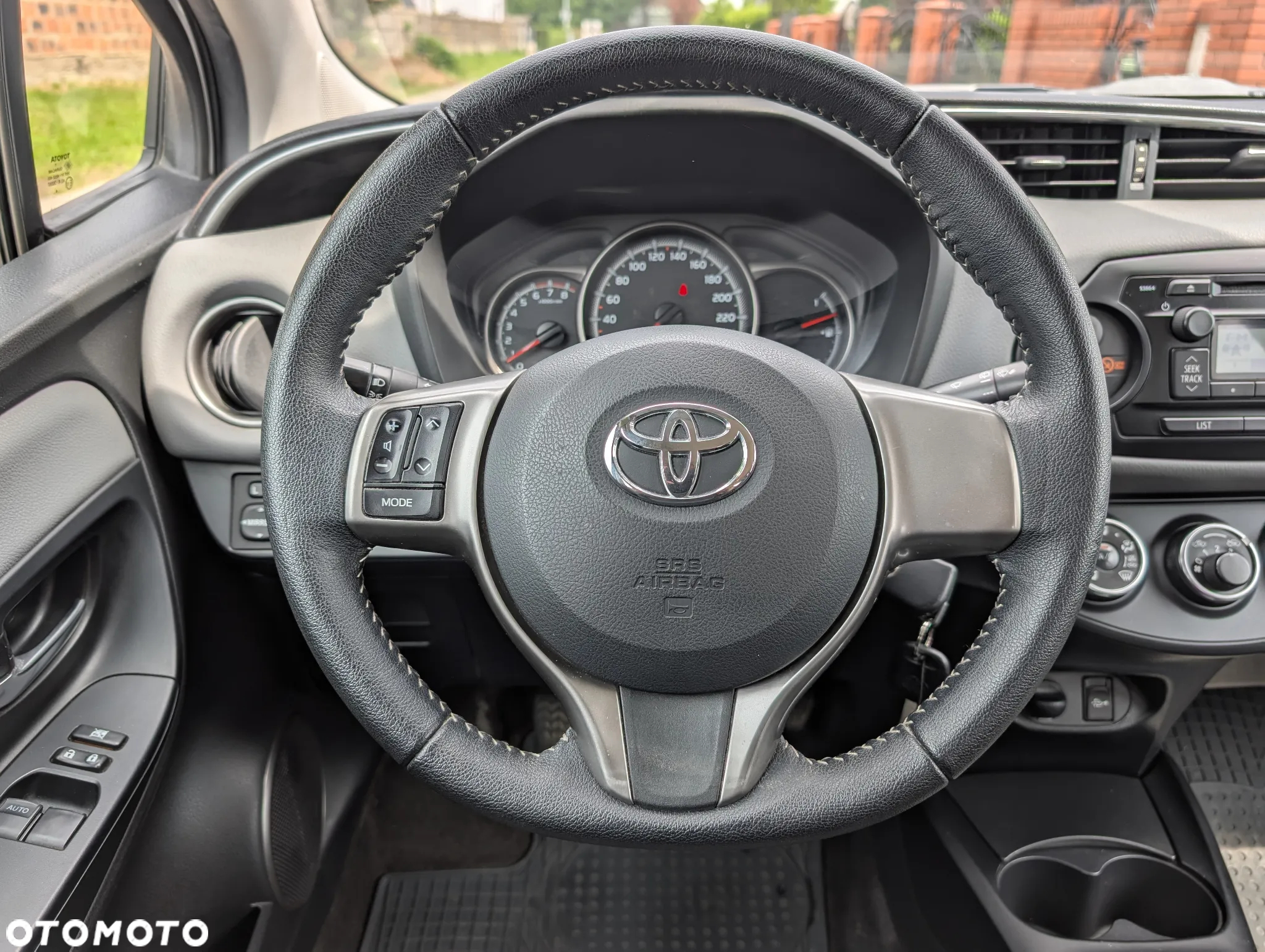 Toyota Yaris 1.33 Dynamic - 24