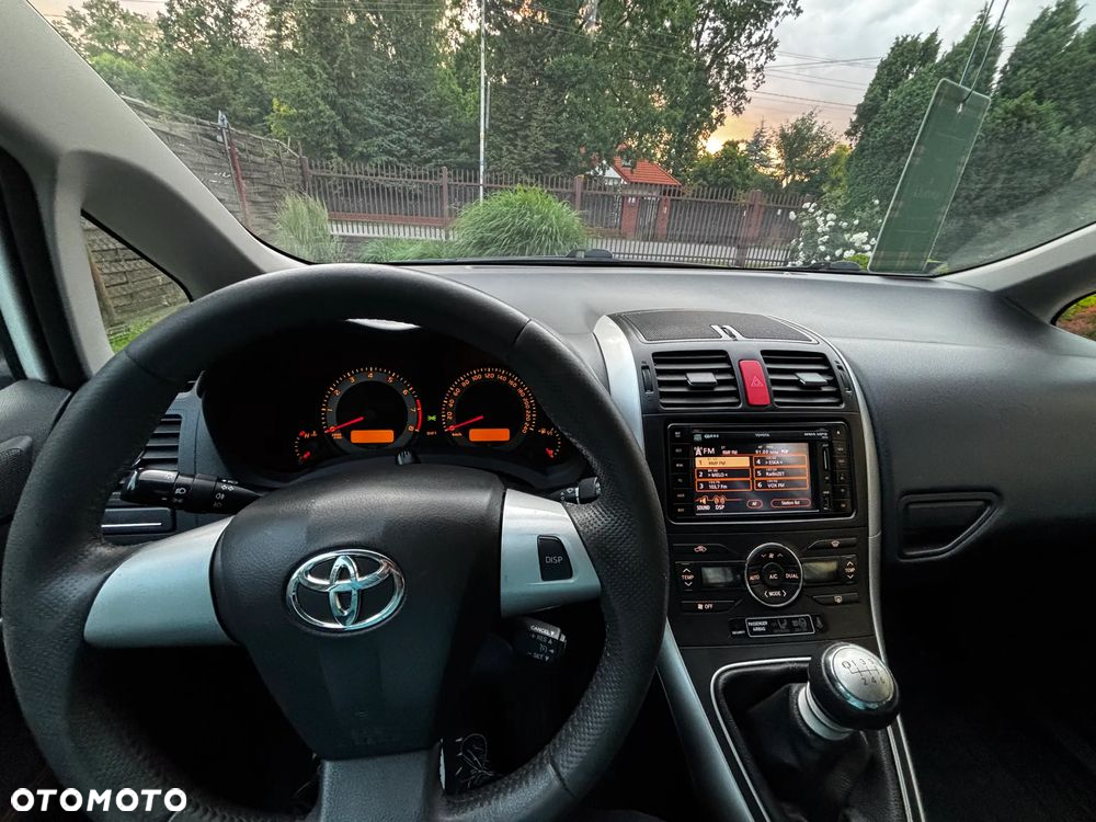 Toyota Auris 1.8 Prestige - 7