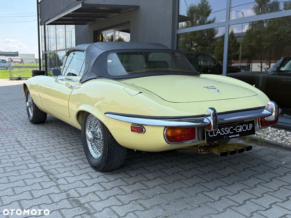 Jaguar E-Type - 26