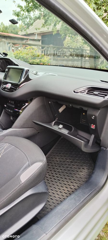 Peugeot 208 1.2 PureTech Active - 20