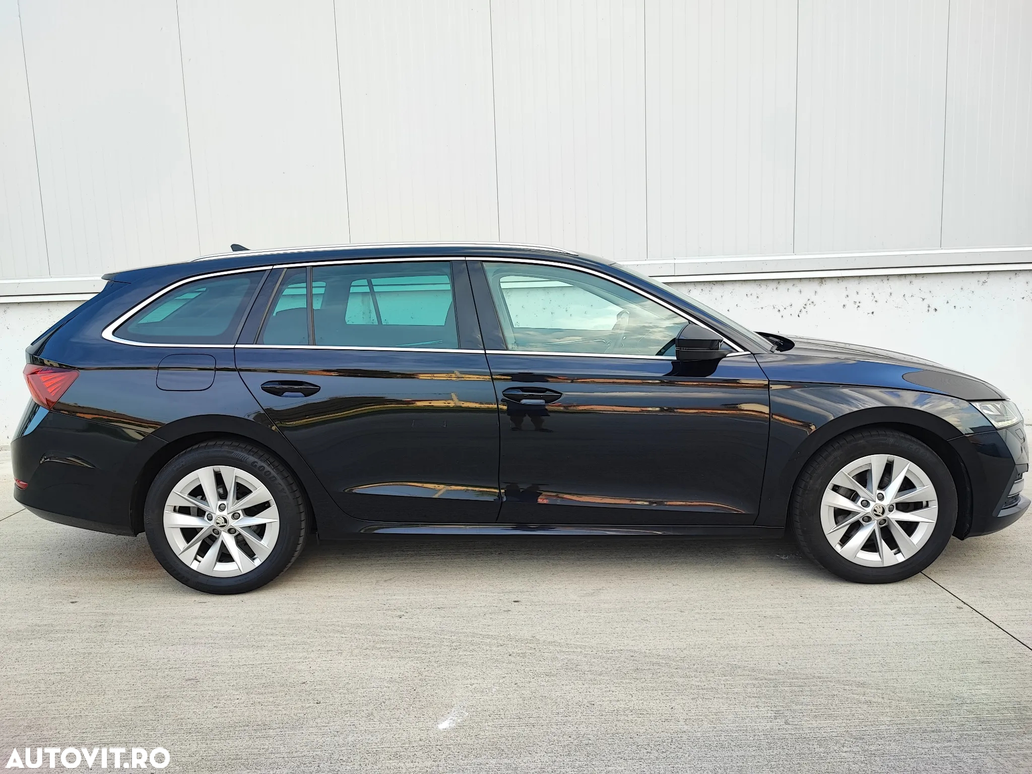 Skoda Octavia 2.0 TDI DSG First Edition - 9