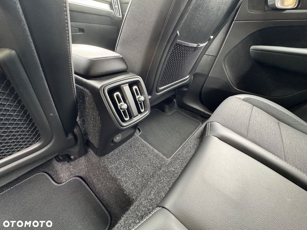 Volvo XC 40 T4 Geartronic Momentum - 11