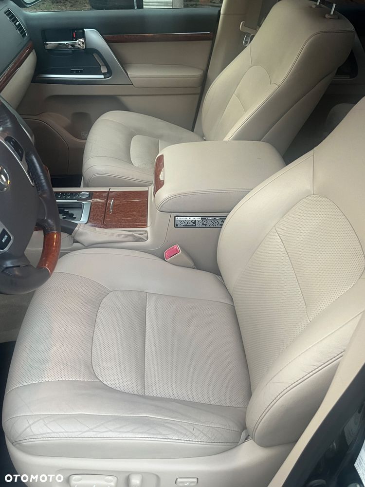 Toyota Land Cruiser LC 4.6 Prestige - 22
