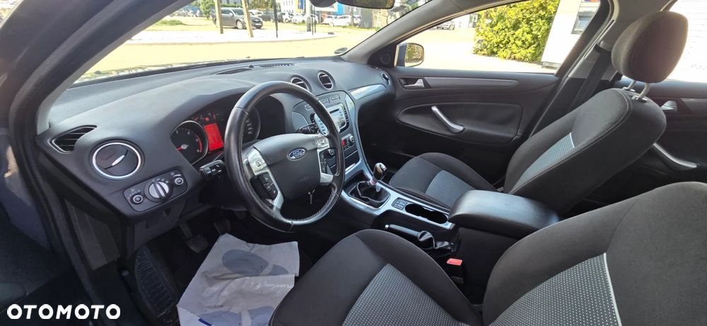 Ford Mondeo 2.0 TDCi Ghia - 28
