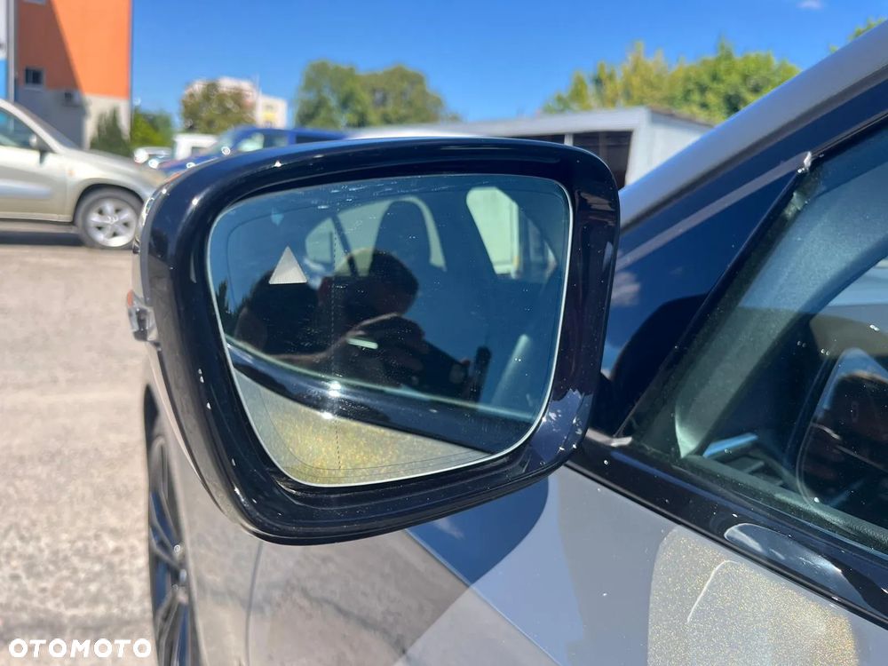 BMW Seria 3 330i xDrive M Sport sport - 23
