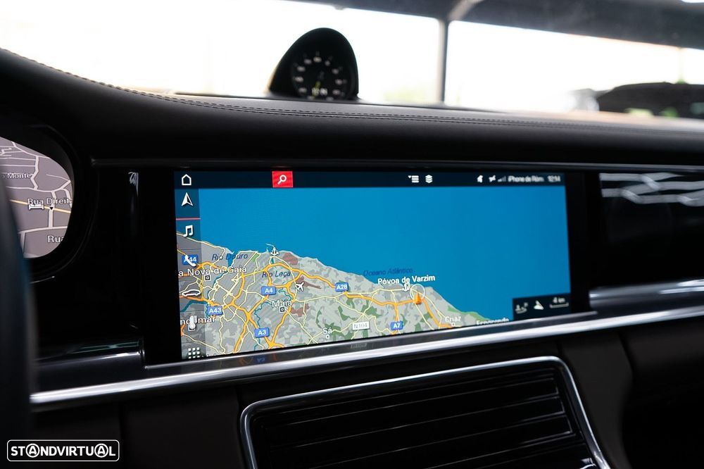 Porsche Panamera Sport Turismo 4 E-Hybrid - 36