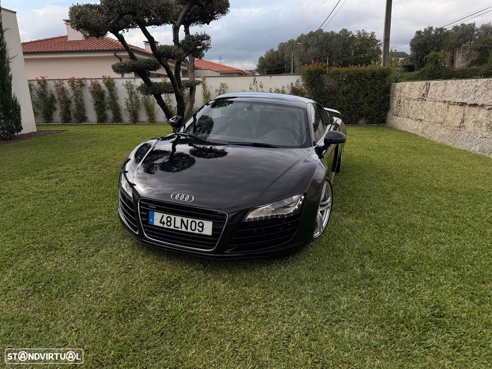 Audi R8 Coupé 4.2 FSi V8 quattro - 1