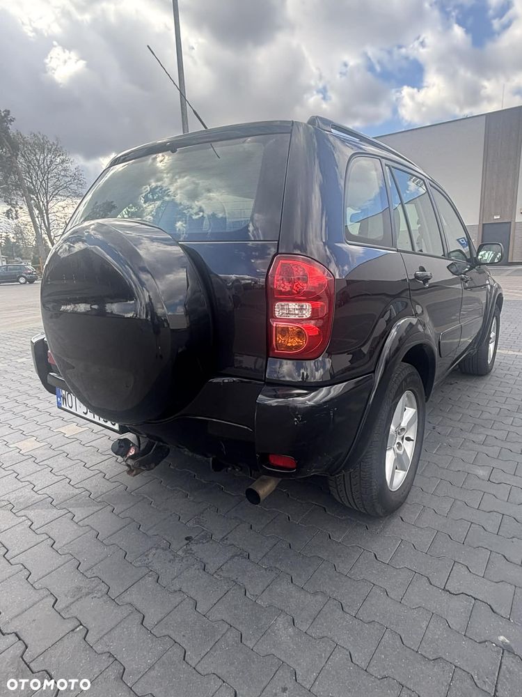 Toyota RAV4 2.0 D-4D 4x4 - 5