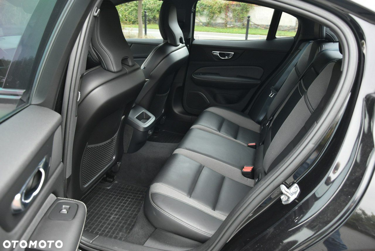 Volvo S60 - 16