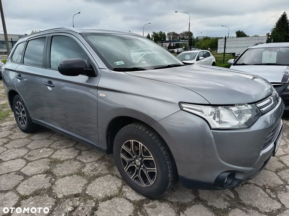 Mitsubishi Outlander 2.0 2WD Plus - 23