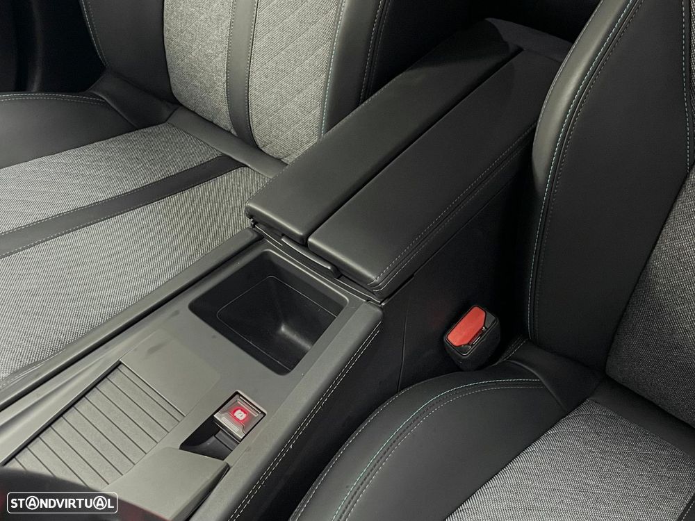 Peugeot 408 - 24