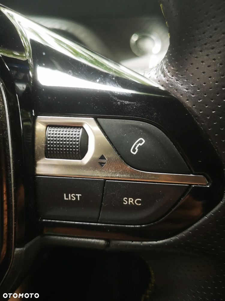 Peugeot 2008 1.2 PureTech GT Line S&S - 16