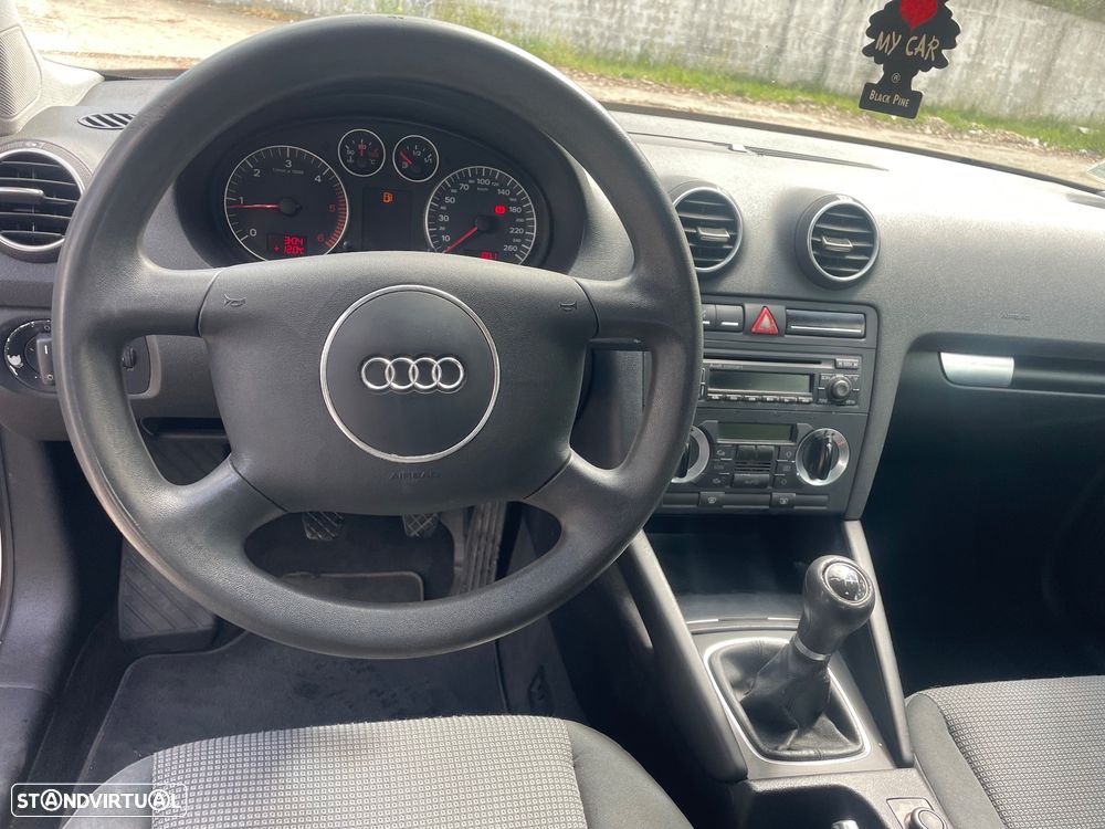 Audi A3 2.0 TDI Attraction - 11