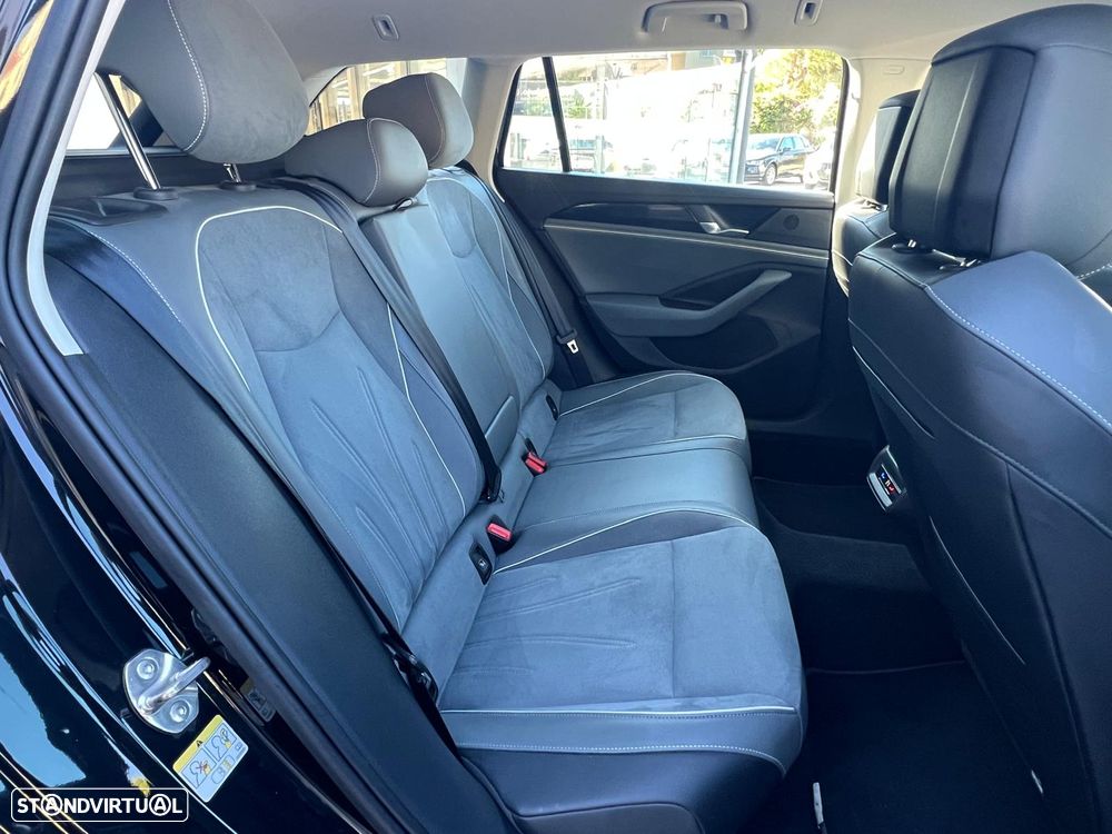 VW Passat Variant 2.0 TDi Business DSG - 11