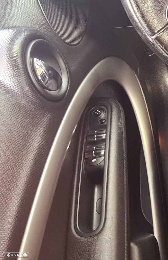 MINI 5 Portas One D - 15