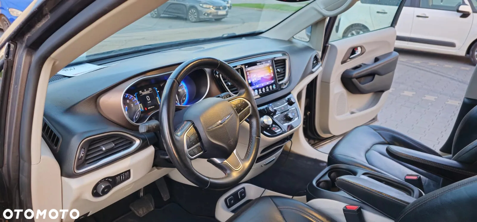 Chrysler Pacifica - 14
