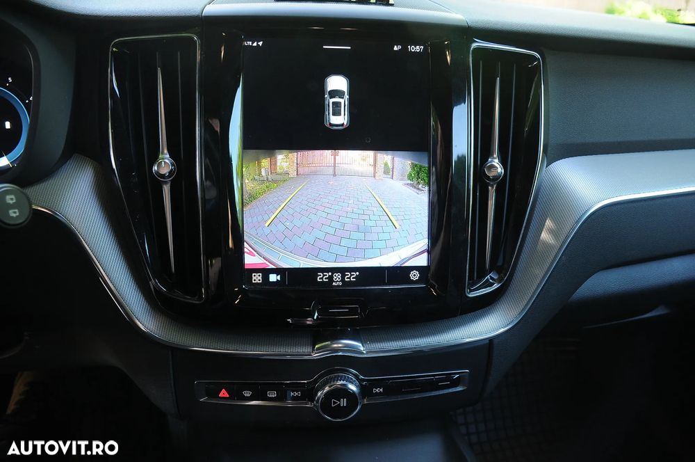 Volvo XC 60 B4 MHEV R-Design - 14