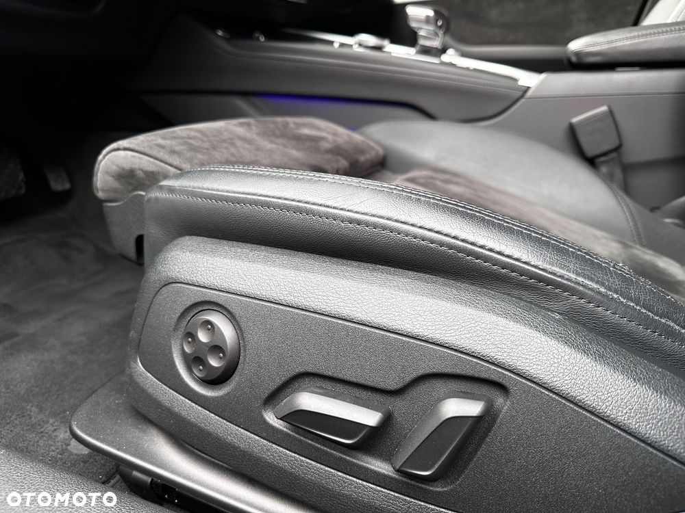 Audi A4 Avant 40 TDI quattro S tronic S line - 24