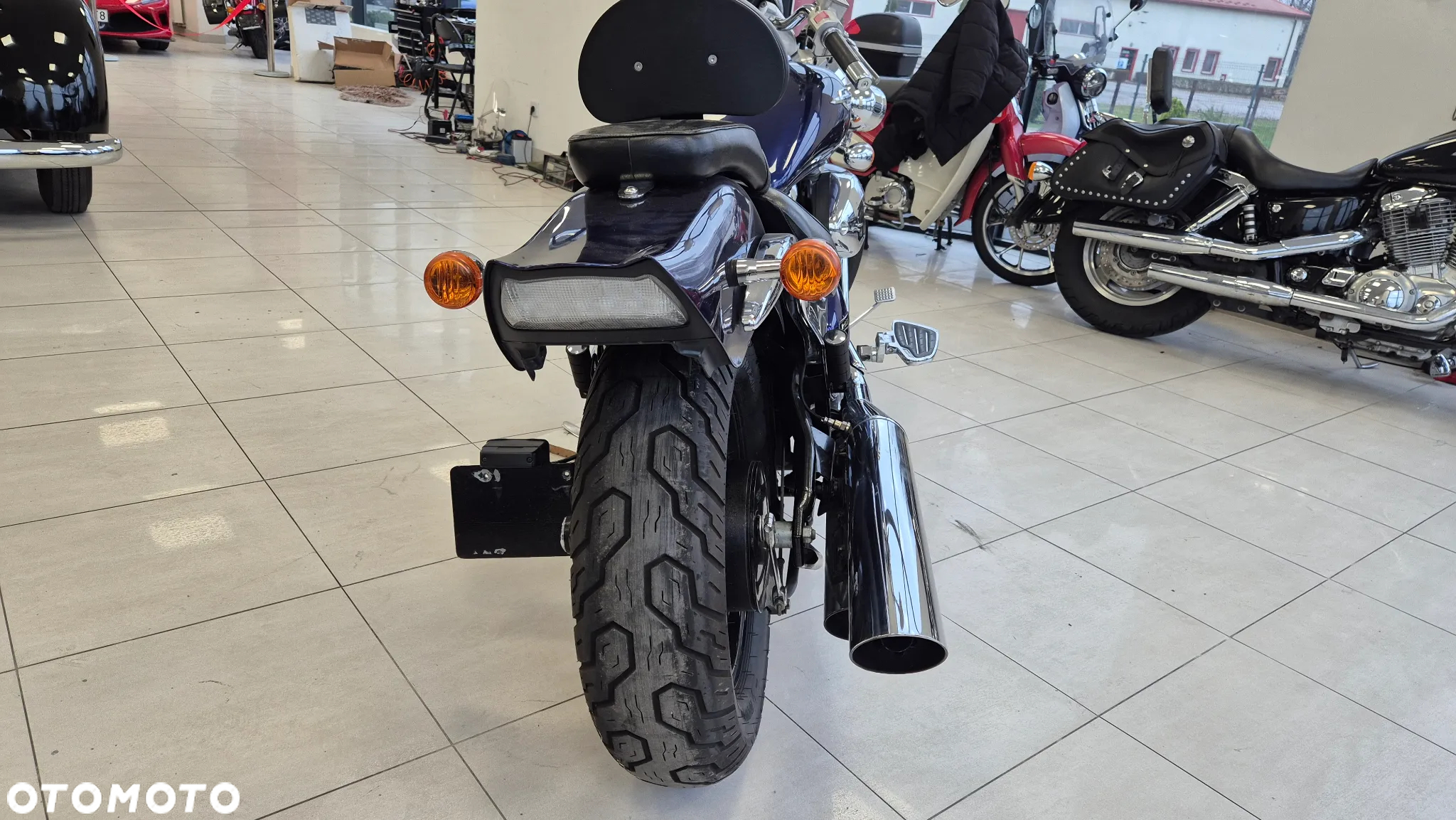 Suzuki Intruder - 9