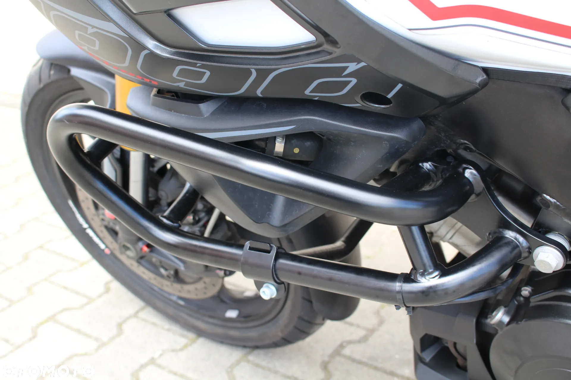 Suzuki V-STROM - 26