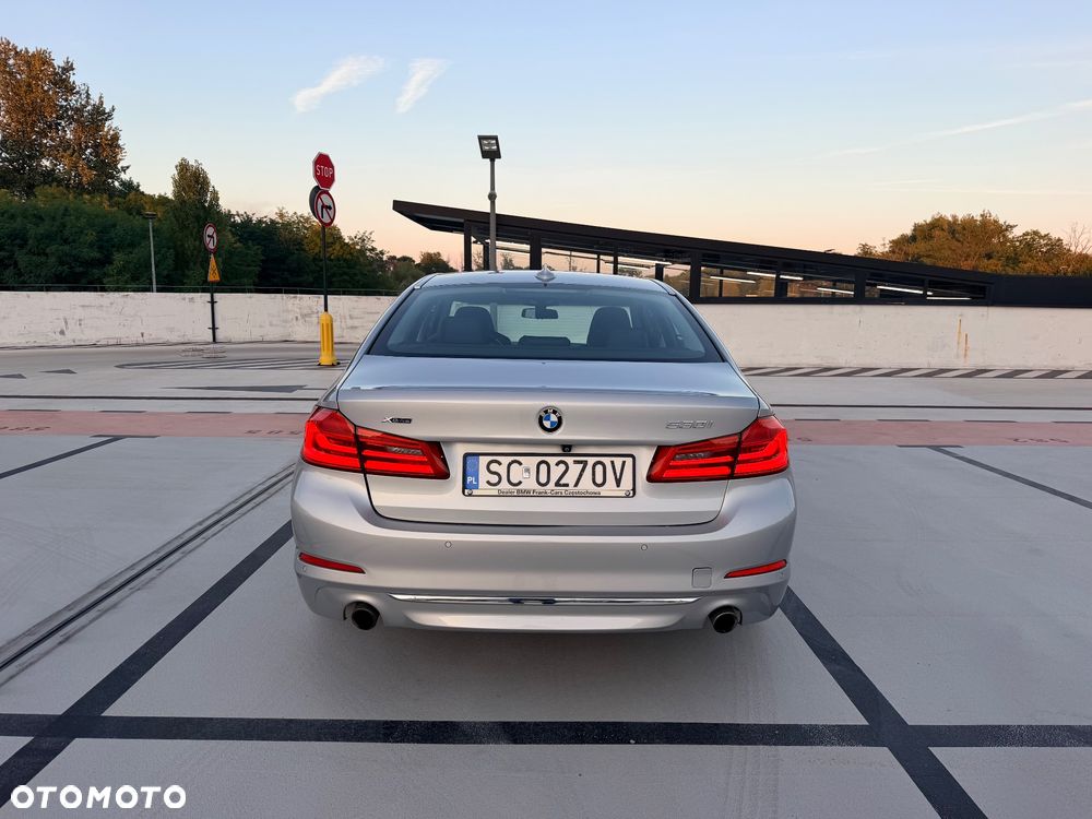 BMW Seria 5 530i xDrive Luxury Line - 4