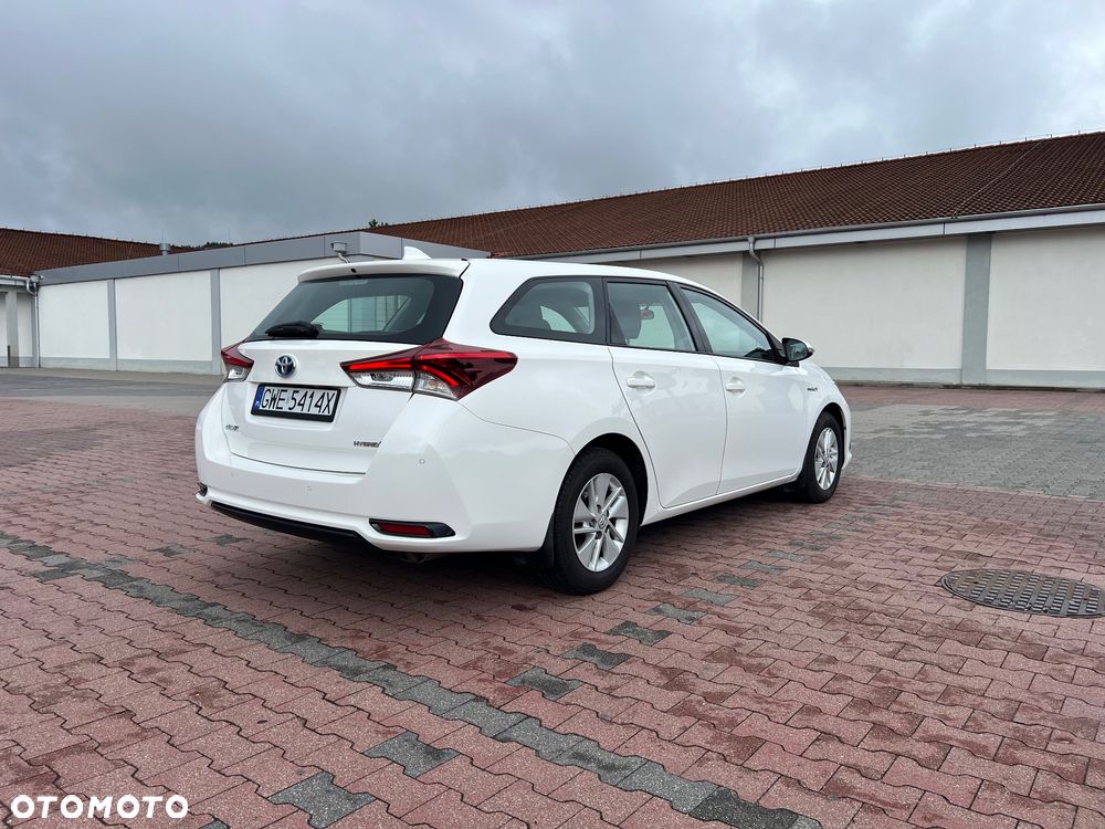Toyota Auris Hybrid 135 Comfort - 10