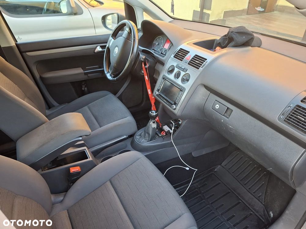 Volkswagen Touran 1.9 TDI Conceptline - 5