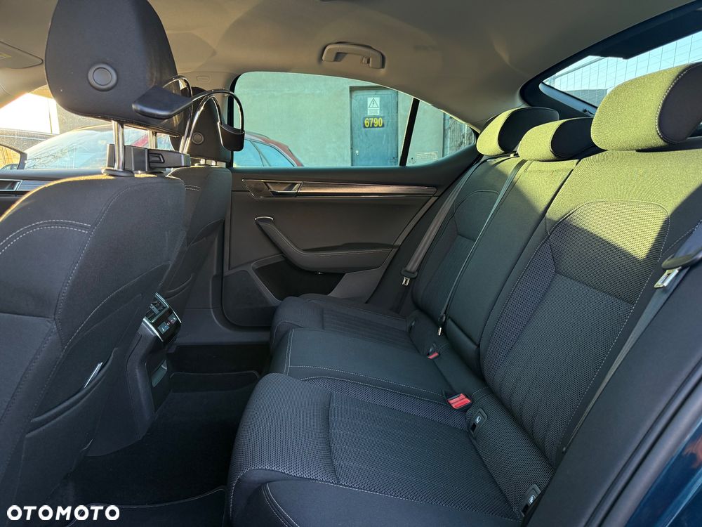 Skoda Superb 2.0 TDI Style DSG - 34