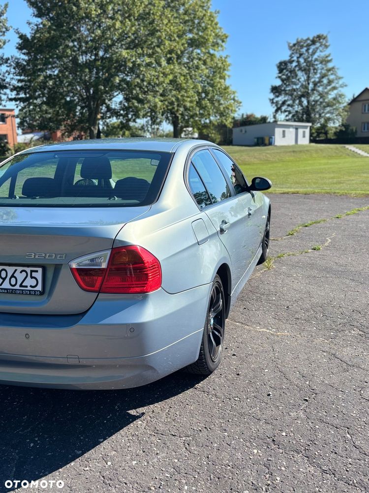 BMW Seria 3 320d - 4