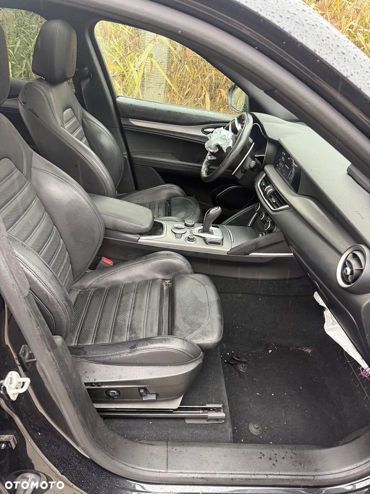 Alfa Romeo Stelvio 2.0 Turbo 16V AT8-Q4 Veloce Ti - 7