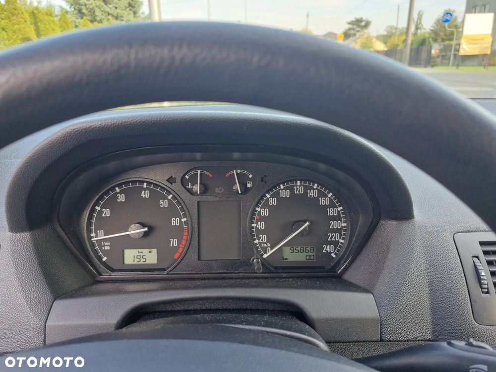 Skoda Fabia 1.4 16V Active - 13