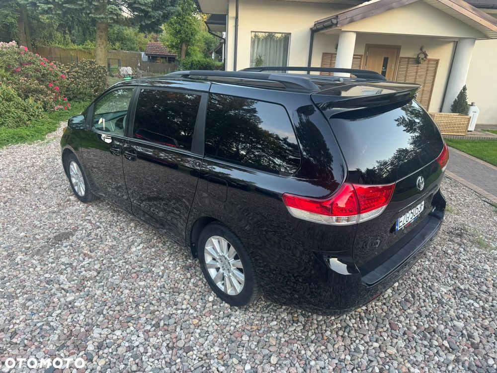 Toyota Sienna 3.5 V6 XLE AWD - 7