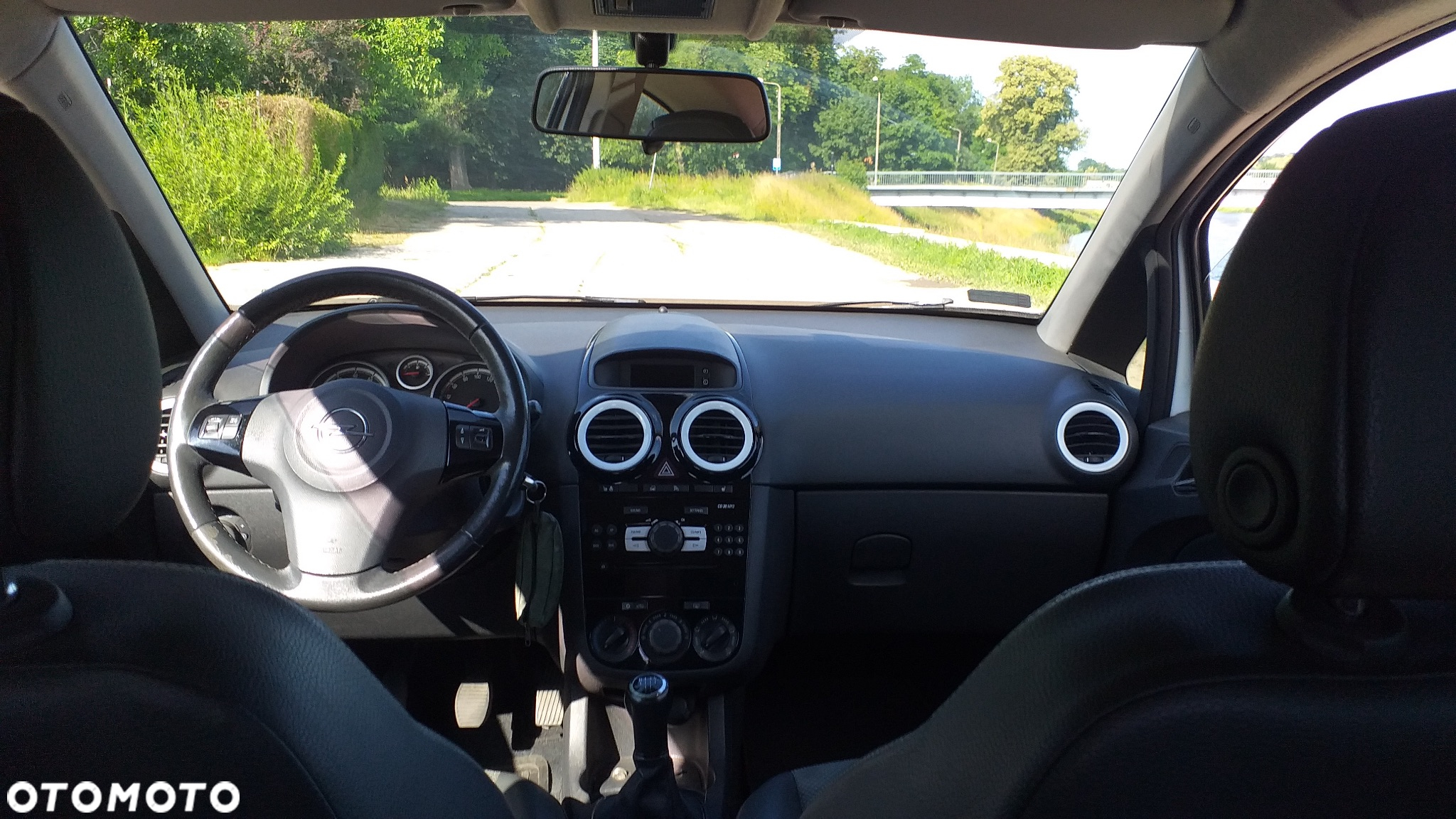 Opel Corsa 1.4 16V Cosmo - 20
