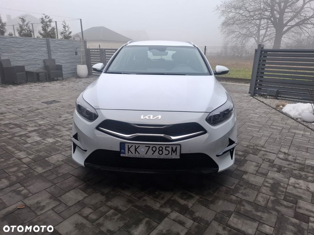 Kia Ceed 1.5 T-GDI DCT7 (48V M-H) Ultimate Edition - 9